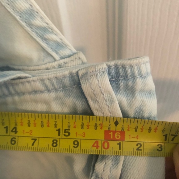 Bullhead Light Wash Denim Overall Shorts size medium - Picture 7 of 14